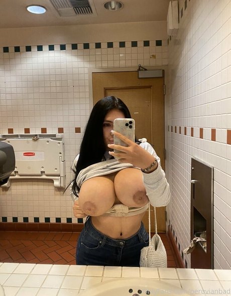 Photo nue de fuite OnlyFans de Peruvianbad
