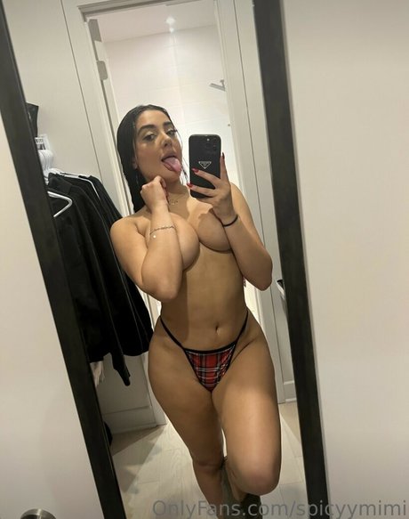 Photo nue de fuite OnlyFans de Spicy Mimi