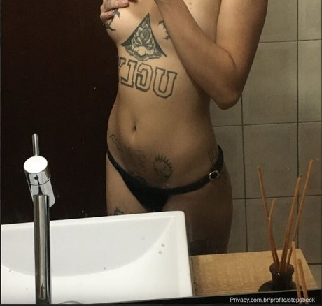 Photo nue de fuite OnlyFans de Stepsbeck