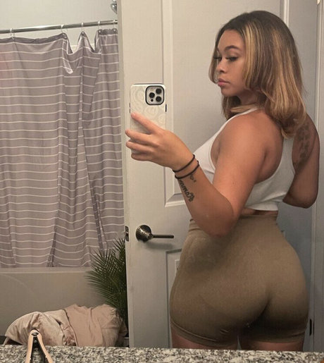 Photo nue de fuite OnlyFans de Diamonddesirae