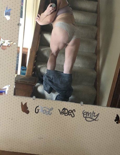 Photo nue de fuite OnlyFans de Harleyrey