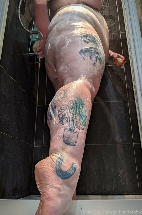Photo nue de fuite OnlyFans de Gothharlotbbw