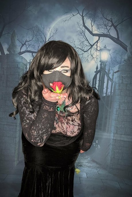 Photo nue de fuite OnlyFans de Gothharlotbbw