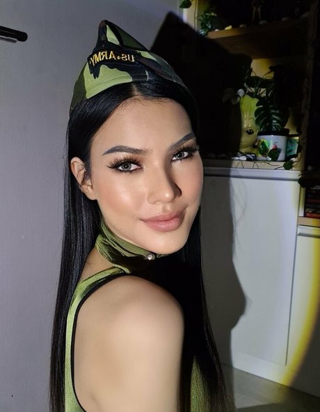 Ginasexyladyboy