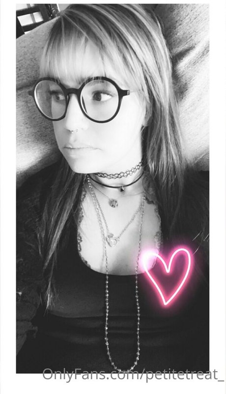 Photo nue de fuite OnlyFans de Petitetreat