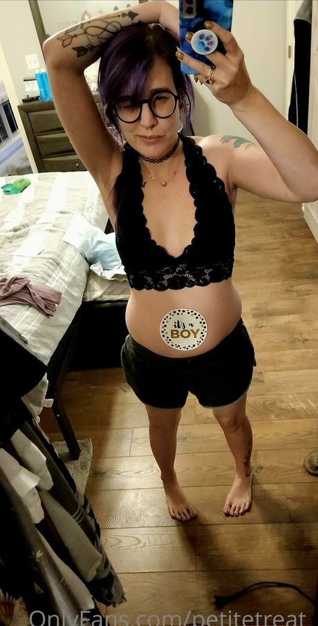 Photo nue de fuite OnlyFans de Petitetreat