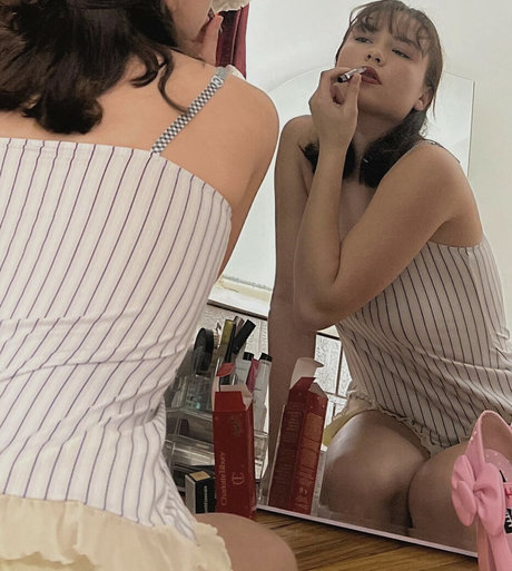 Photo nue de fuite OnlyFans de Ester Dobrik