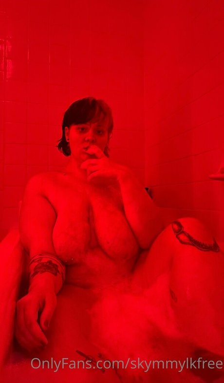 Photo nue de fuite OnlyFans de Skymmylkfree