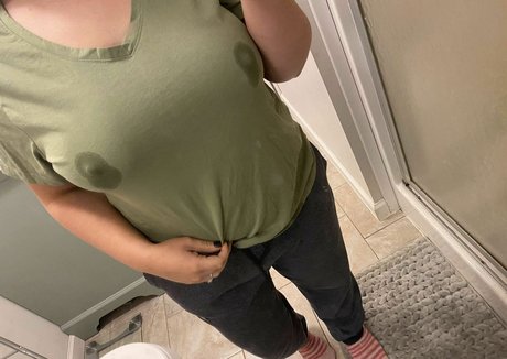 Photo nue de fuite OnlyFans de Milkyraelynn