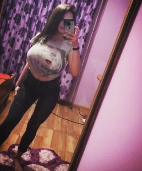 Photo nue de fuite OnlyFans de Denisa R Maria