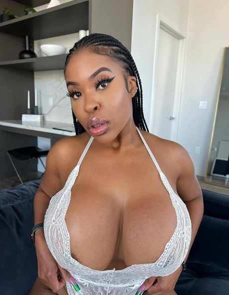 Photo nue de fuite OnlyFans de Aryanatv