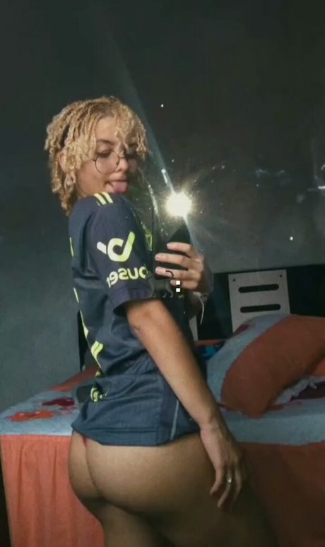 Photo nue de fuite OnlyFans de Sthefany Monteiro