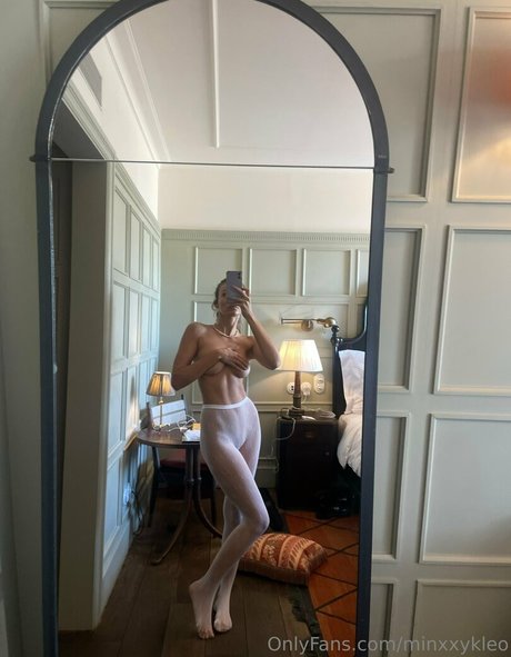 Photo nue de fuite OnlyFans de Mialarelle