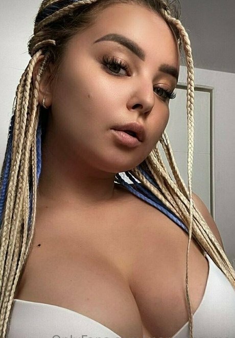 Photo nue de fuite OnlyFans de Maryrosema