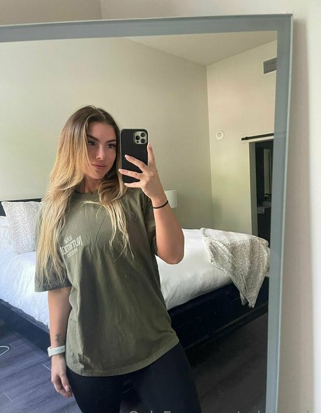 Photo nue de fuite OnlyFans de Sabrina Nic