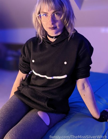 Photo nue de fuite OnlyFans de Themisssilverwitch