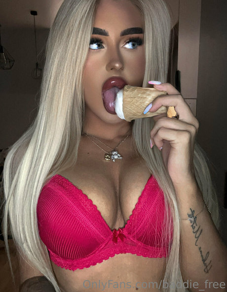 Photo nue de fuite OnlyFans de Baddiefree