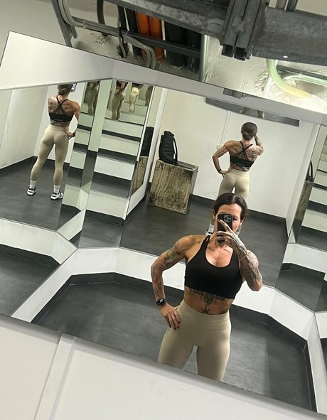 Photo nue de fuite OnlyFans de Alpheratz