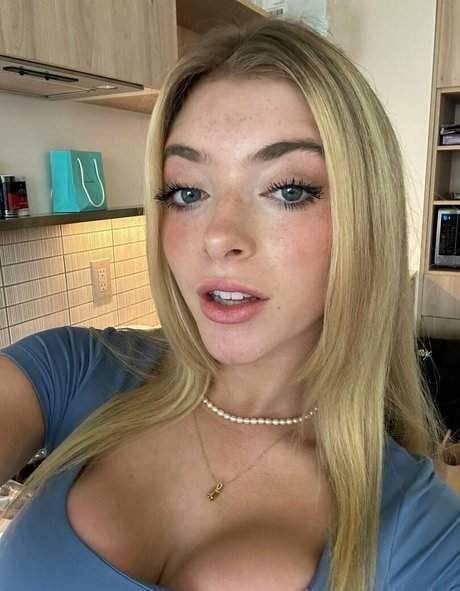 Photo nue de fuite OnlyFans de Rileymaetwo