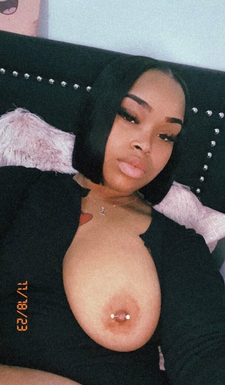Photo nue de fuite OnlyFans de Theriahred