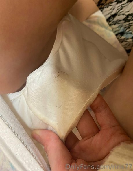 Photo nue de fuite OnlyFans de Riris77