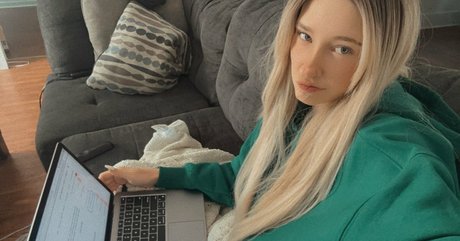 Photo nue de fuite OnlyFans de Bookswithari