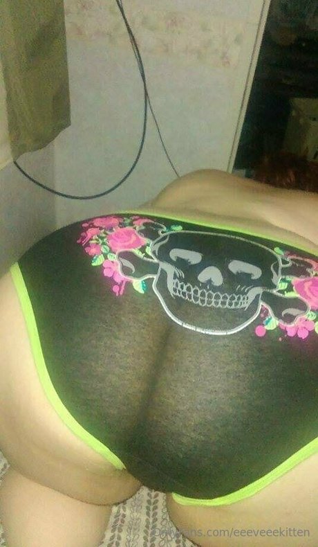 Photo nue de fuite OnlyFans de Eeeveeekitten