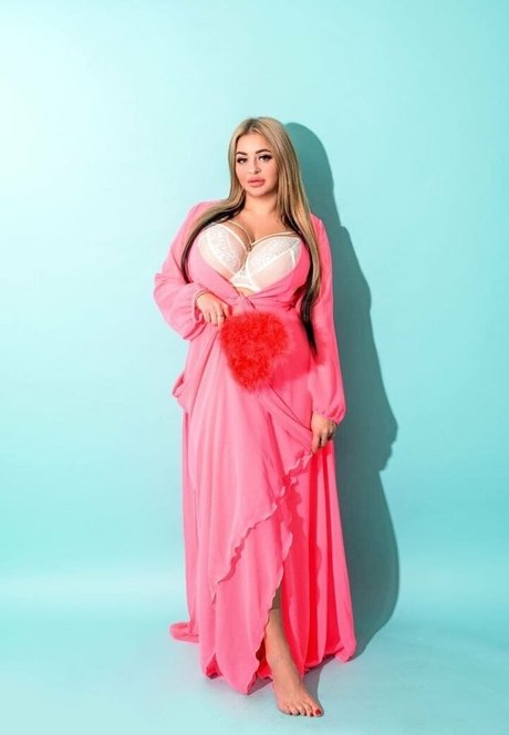 Photo nue de fuite OnlyFans de Marinajuicyblonde