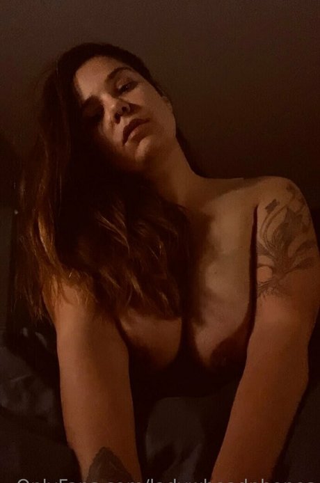 Photo nue de fuite OnlyFans de Ladywheadphones