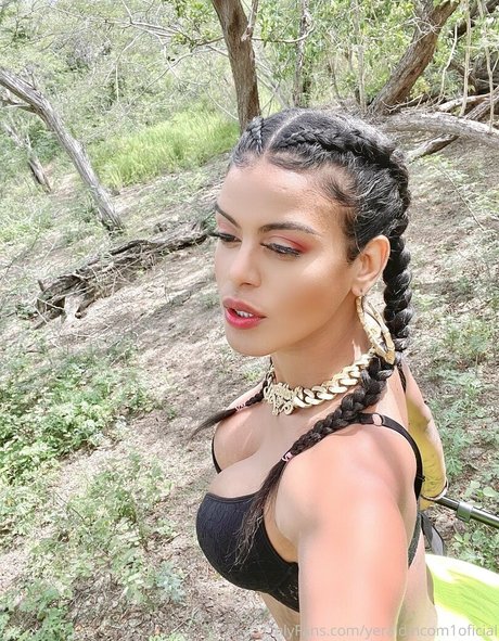 Photo nue de fuite OnlyFans de Yeraldincom1oficial