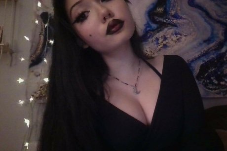 Photo nue de fuite OnlyFans de Moonbaby Asmr
