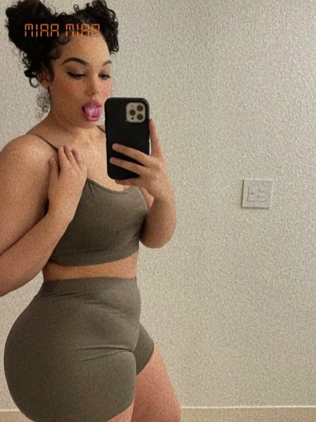 Miaayourgirl