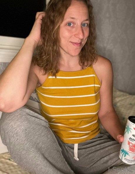 Photo nue de fuite OnlyFans de Isophie