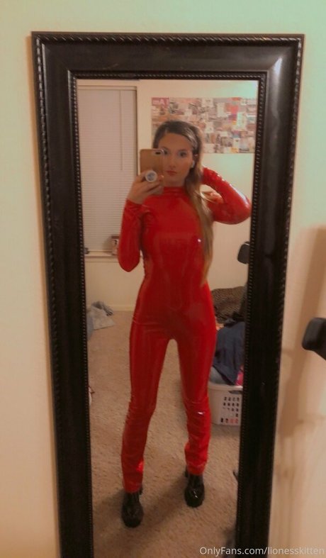 Photo nue de fuite OnlyFans de Lionesskitten