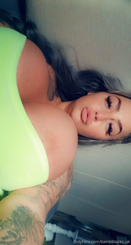 Photo nue de fuite OnlyFans de Bigbustyblondeuk