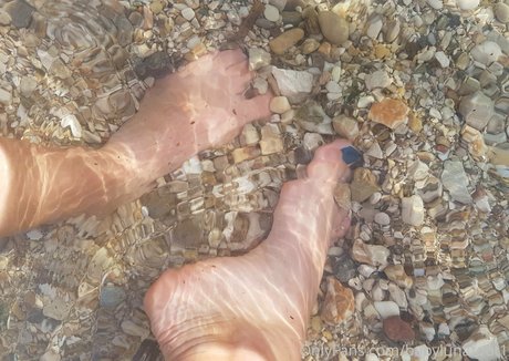 Photo nue de fuite OnlyFans de Babylunafoot1