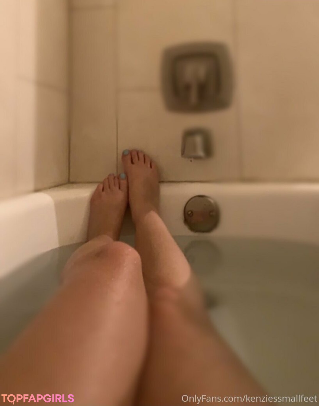 Photo nue de fuite OnlyFans de Kenziessmallfeet #7 Photo nue de fuite OnlyFans de Kenziessmallfeet #7