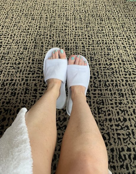 Photo nue de fuite OnlyFans de Theselilpiggie6