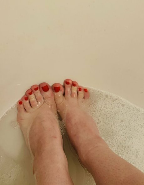 Theselilpiggie6