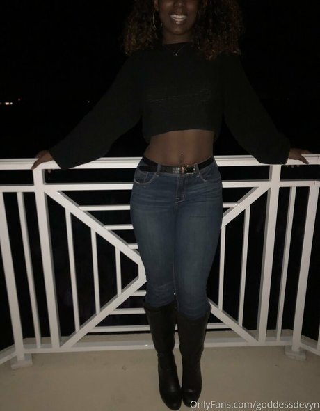 Photo nue de fuite OnlyFans de Goddessdevyn