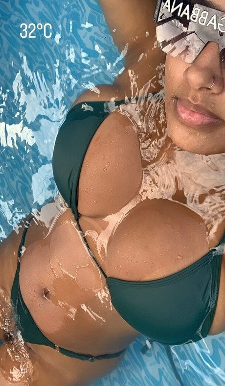 Photo nue de fuite OnlyFans de Raiane Almeida