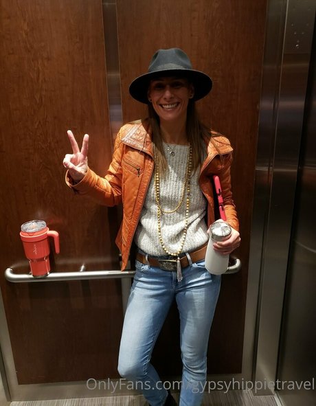 Photo nue de fuite OnlyFans de Gypsyhippietravel