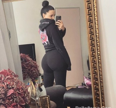 Photo nue de fuite OnlyFans de Karolina Nella