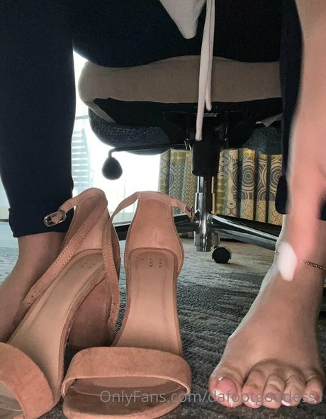Photo nue de fuite OnlyFans de Dafootgoddess1