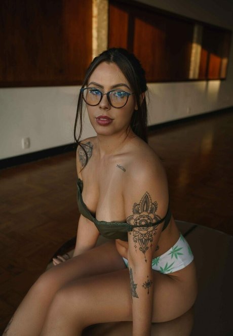 Photo nue de fuite OnlyFans de Caroline Trevisan