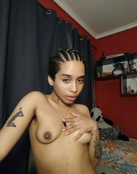 Photo nue de fuite OnlyFans de Zeventhsunzet