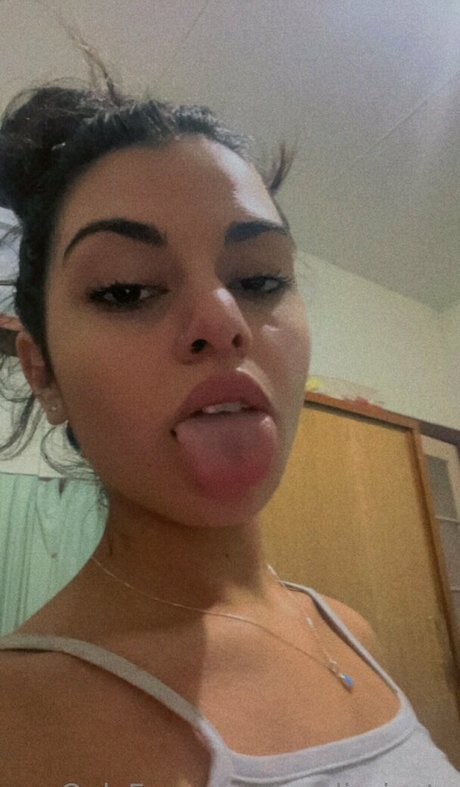 Photo nue de fuite OnlyFans de Madiprivate