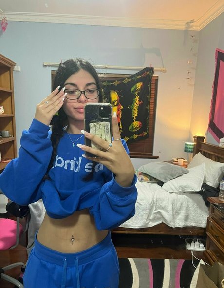 Photo nue de fuite OnlyFans de Madiprivate