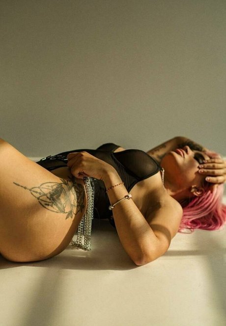 Photo nue de fuite OnlyFans de Pielmorenitaz