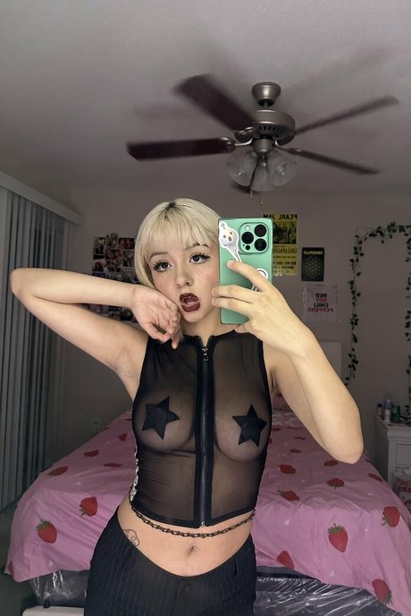 Photo nue de fuite OnlyFans de Ilselovesyou